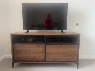 Insignia TV & Console Table