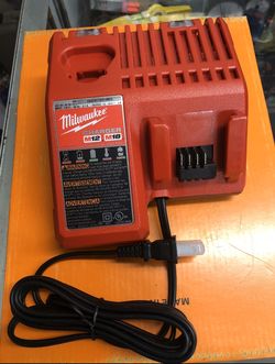 Milwaukee M12 & M18 multi-voltage charger