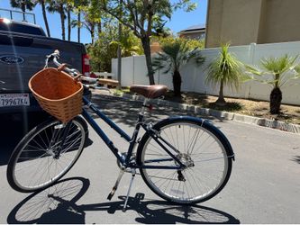 Trek Allant 7 hybrid bike