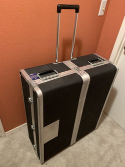 Heavy-Duty Rolling Storage Case