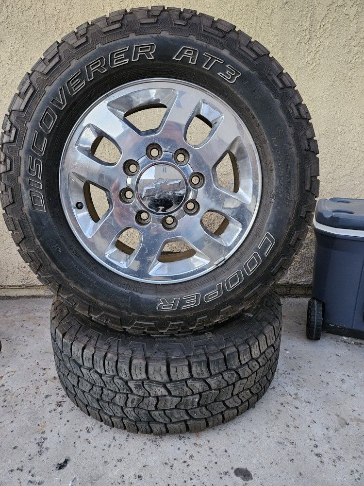 4 Rims And Tires For Chevrolet Silverado 2500 for Sale in Moreno Valley