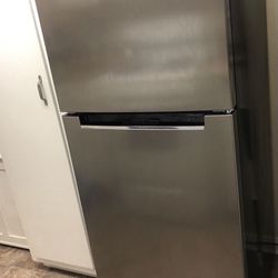 Refrigerator For Sale 🚨🚨🚨