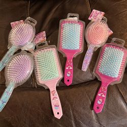 Girl Brushes 