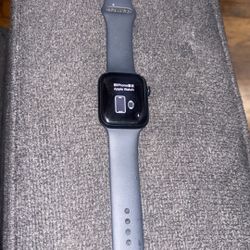 Apple Watch SE with Cellular 