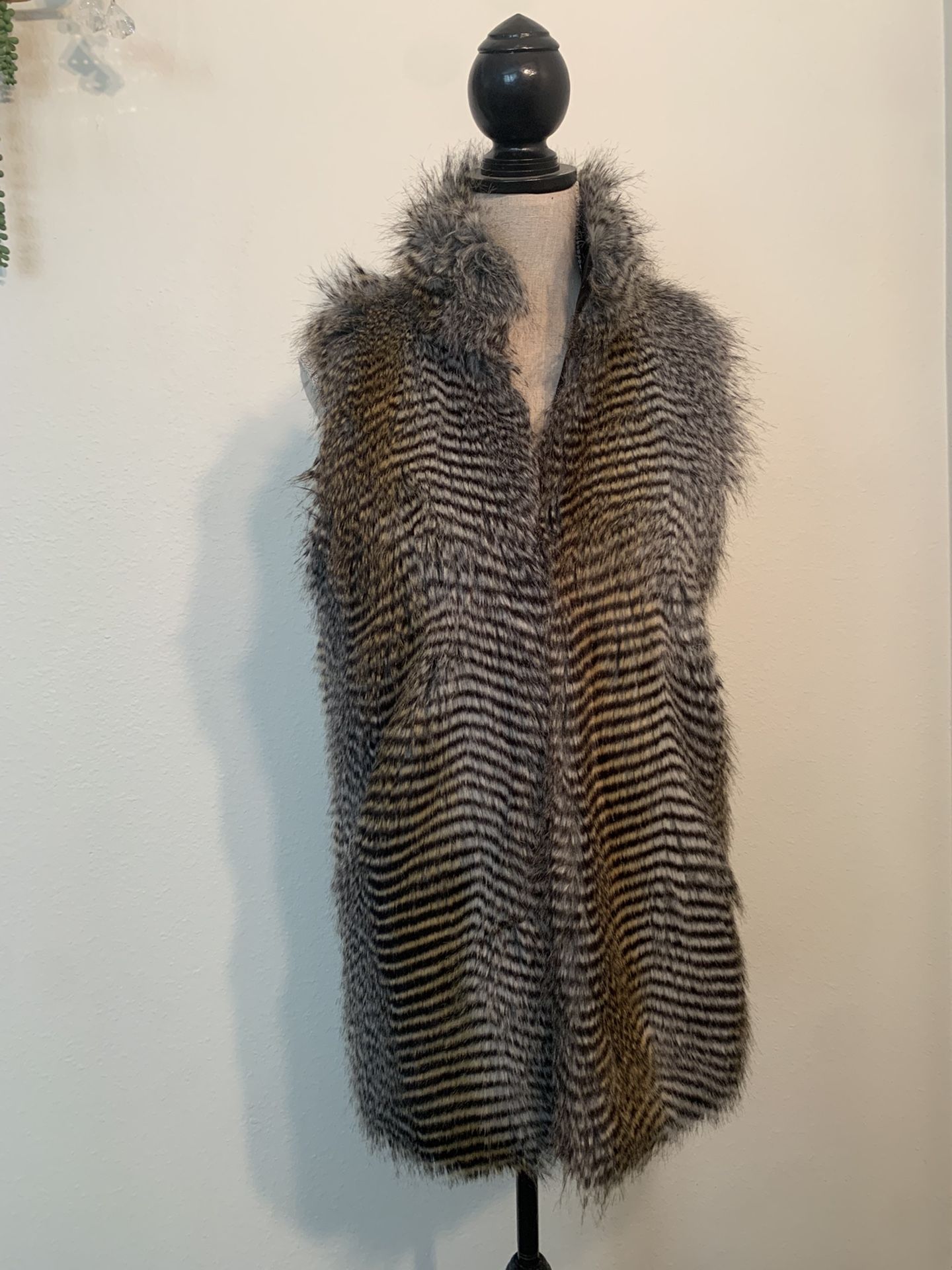 Cozy Faux Fur Vest !!! 😻😻   Size S