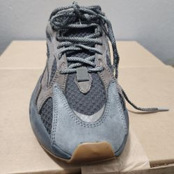Adidas Yeezy Boost 700 V2