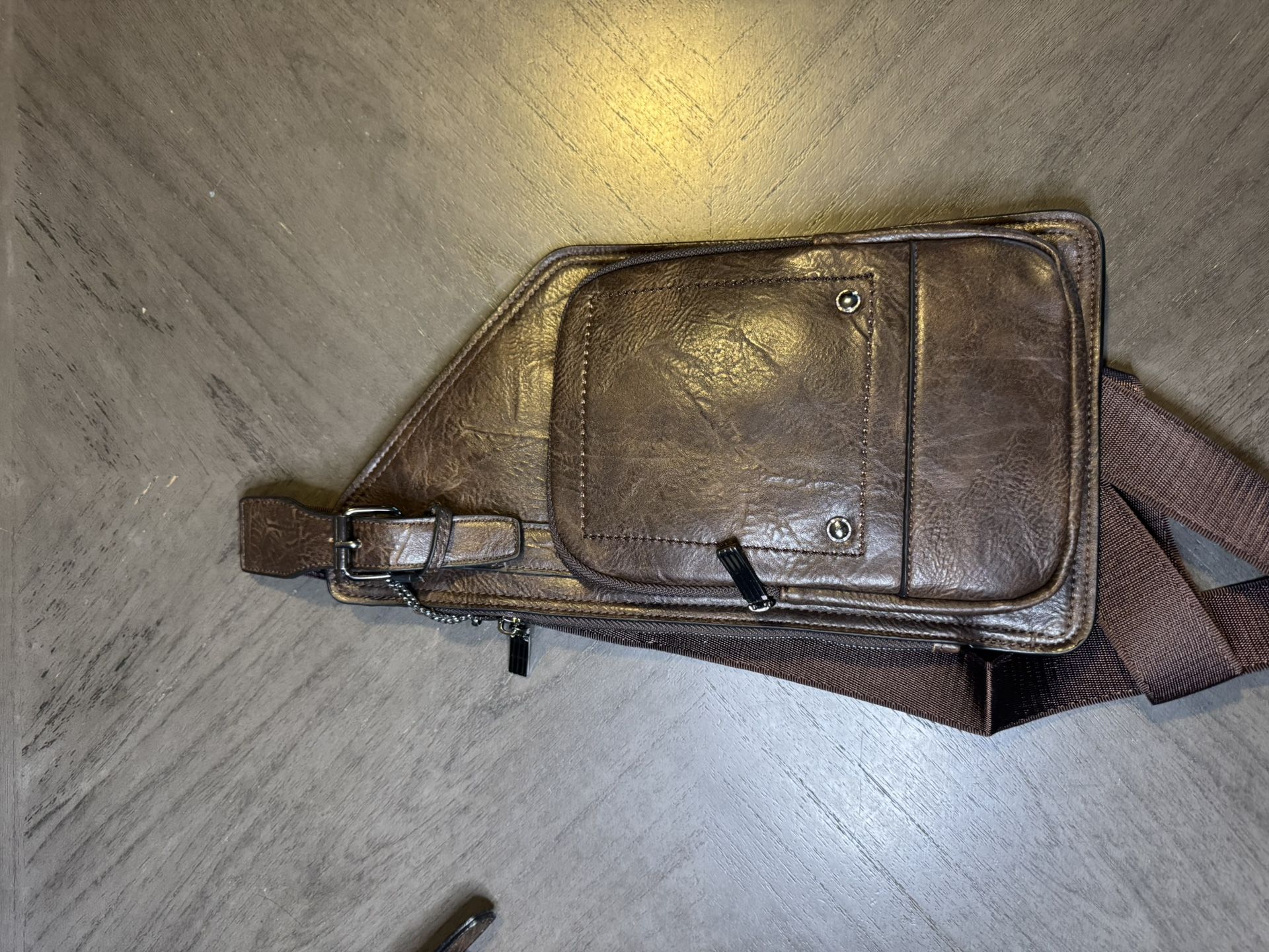 Men’s Leather Crossbody Bag