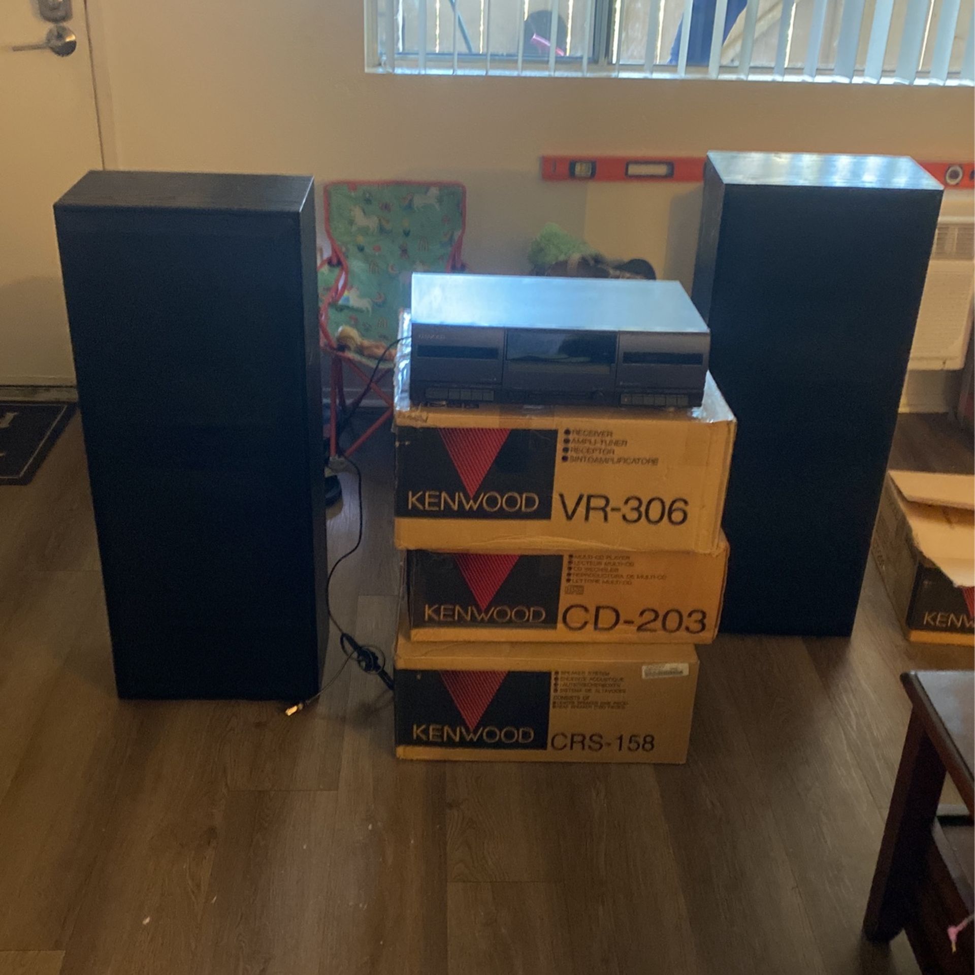 Kenwood Full Home Stereo System With Speakers