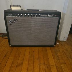 FenDer Amp.  Front man 212r