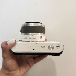 Nikon 1 J1 Digital Mirrorless Camera