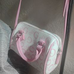 15$ Guess purse is real it has a vendor number