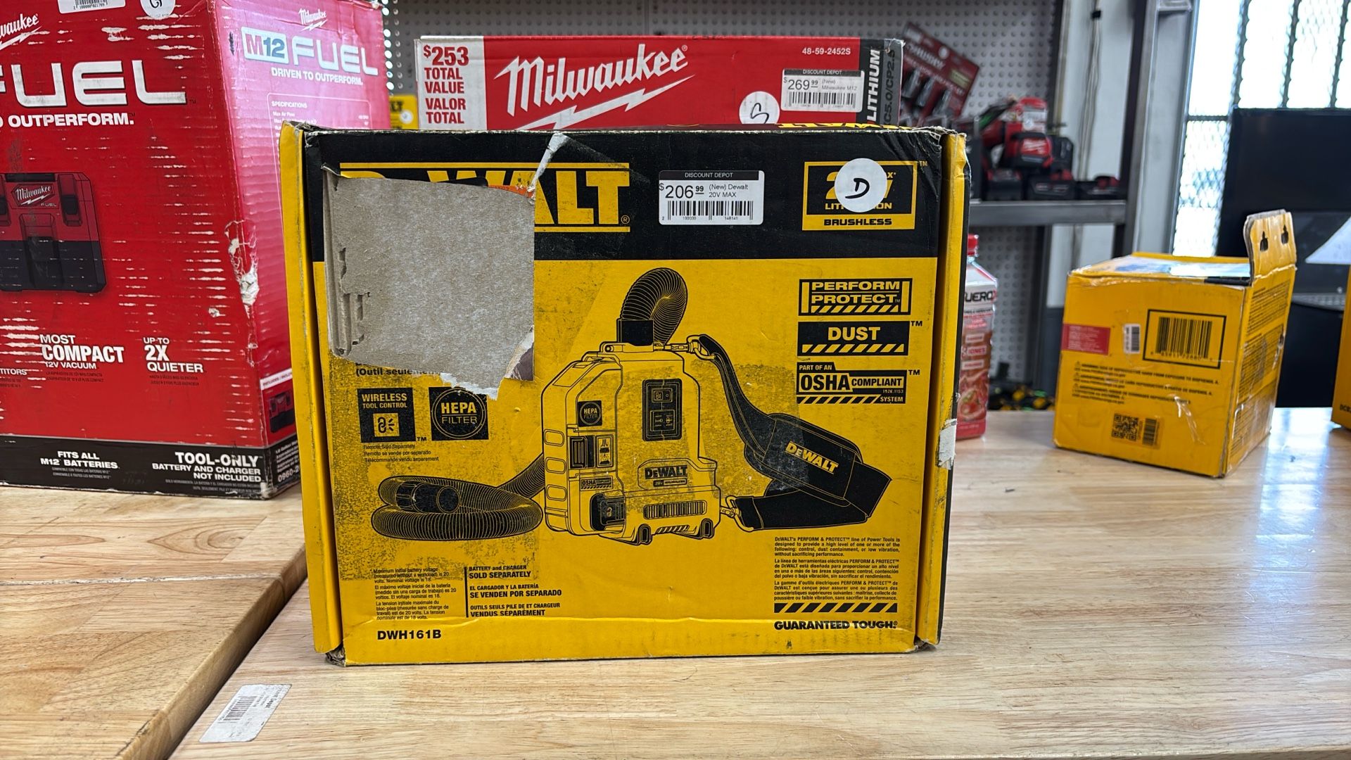 Dewalt Universal Dust Extractor