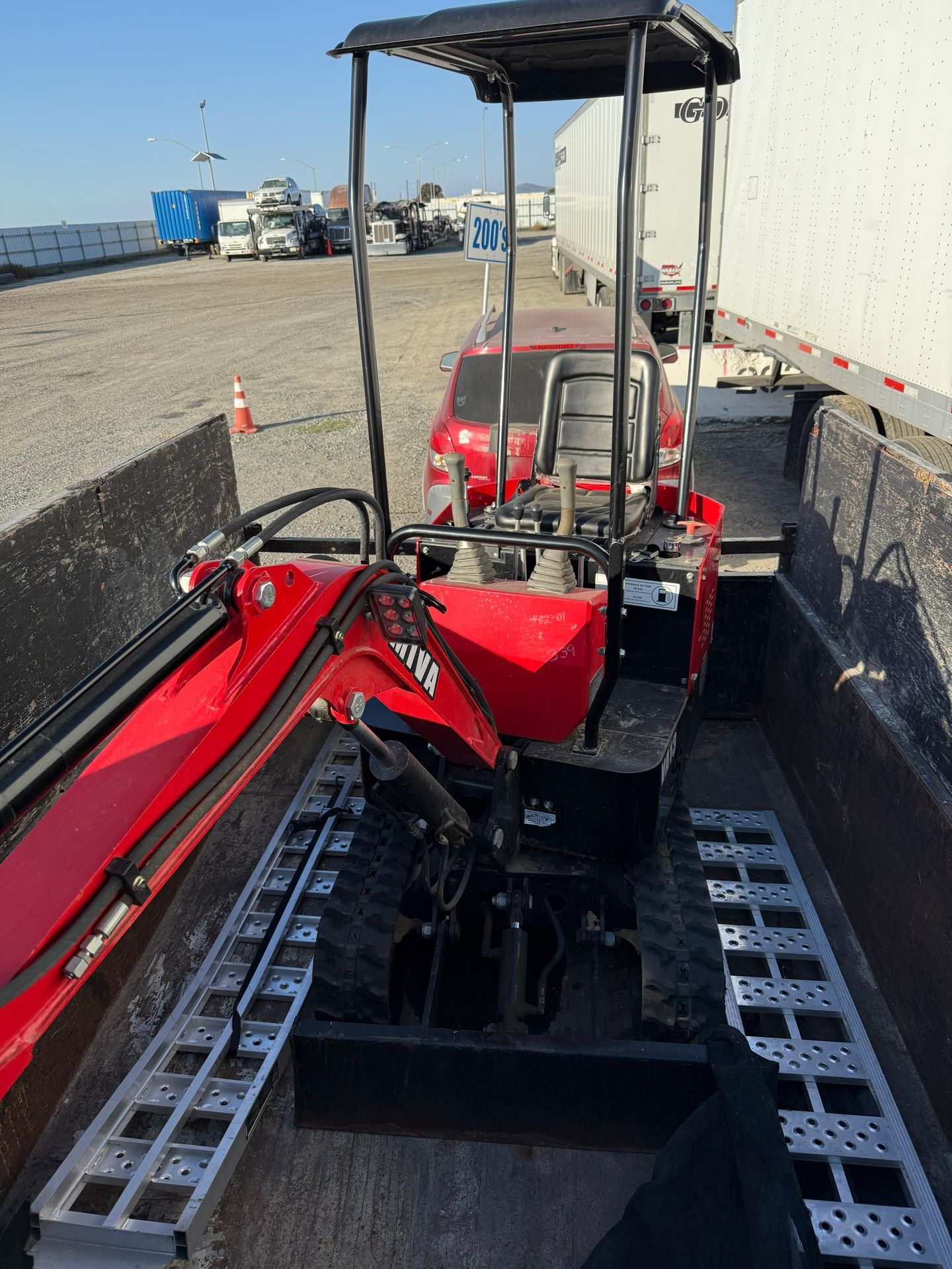 Miniexcabador Y Taraila Con Gato Hidráulico