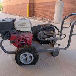 Gas Airless Paint Sprayer w/ Honda GX340 11HP Engine – As-Is
