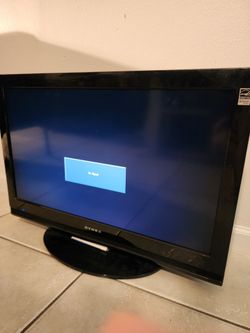 Dynex LCD TV (32")
