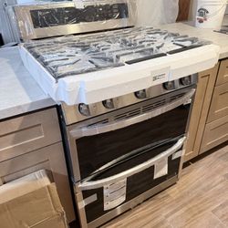 Brand New Gas Stove & Double Oven 