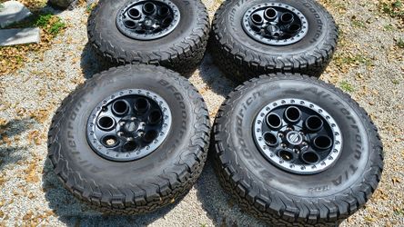 NEW 2026 Ford Raptor F-150 Beadlocks 17" Wheels and Tires