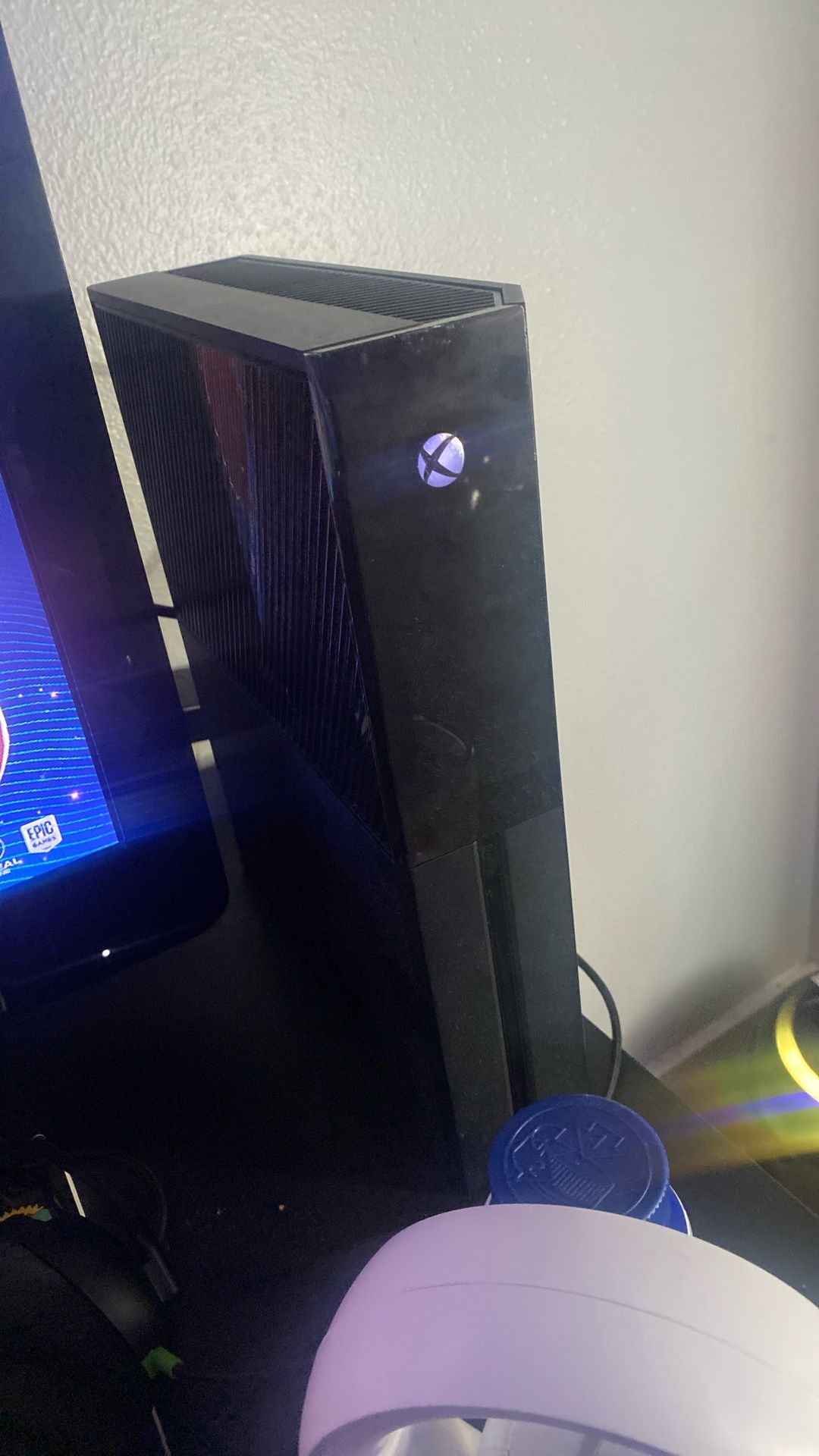 Xbox One S 2 Controller And TV And Mic Whole Set Up