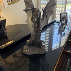 Dragon Decor