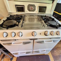 O’KEEFE & MERRITT 50s - 4 Burners, Griddle Surface - WORKING