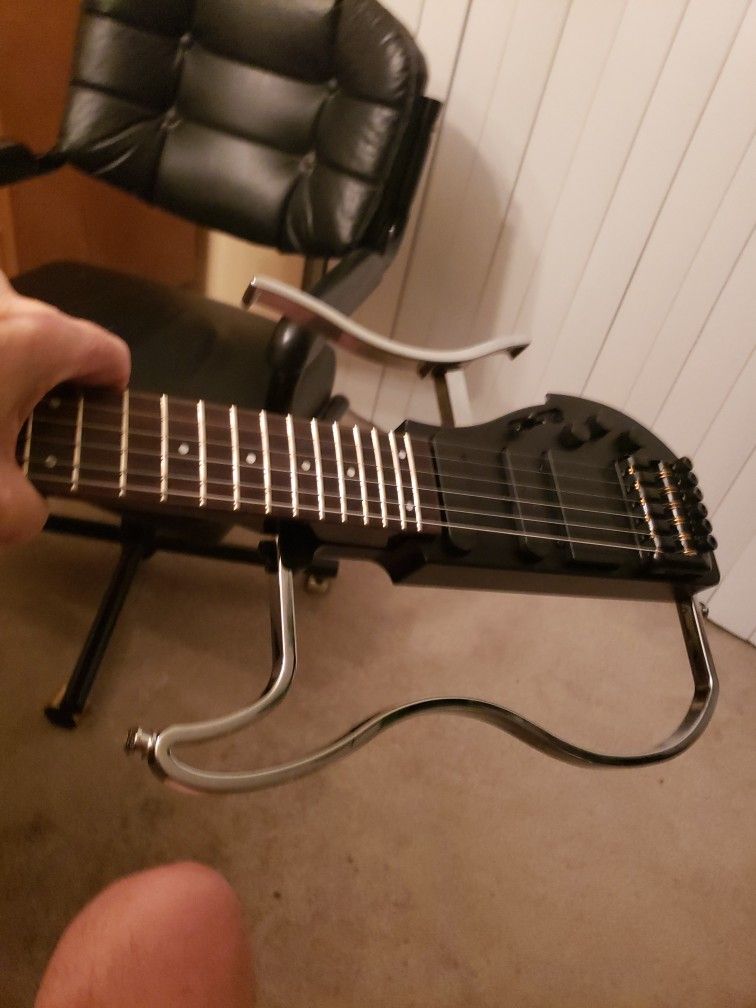 Travel 6 String Guitar , Asmuse,.. ALP. 