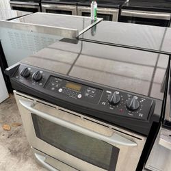GE Stove 