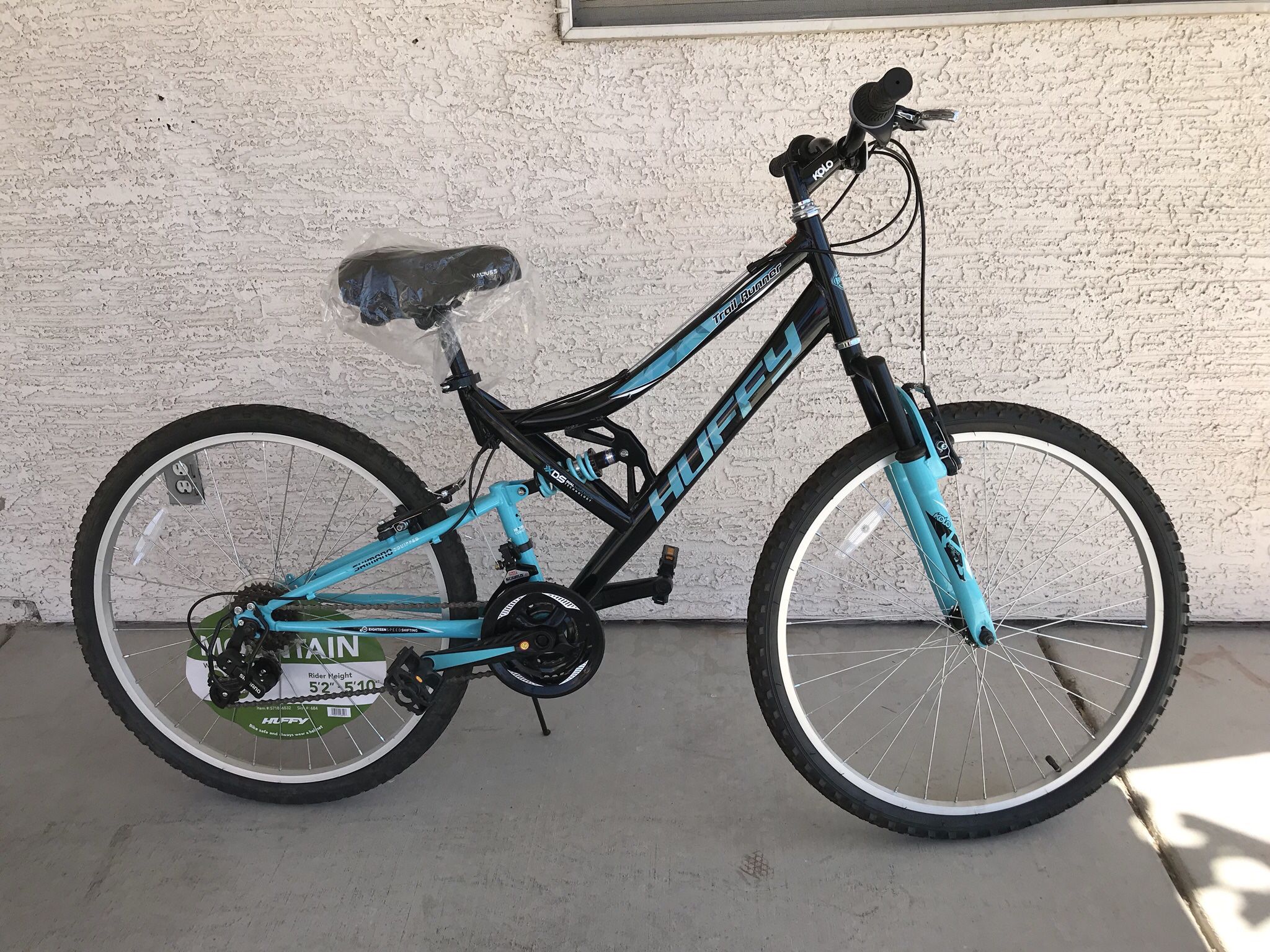 Adult / teenagers Huffy Bike Bicycle 26inch Like New Rims 18 Speed Full Suspension Ready To Ride 