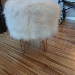Birdrock Fur Footstool
