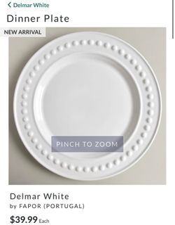 2 dinner plates, 2 individual dinner bowls, 2 Soup/Cereal Bowls, A 7" Round Vegetable Bowl
