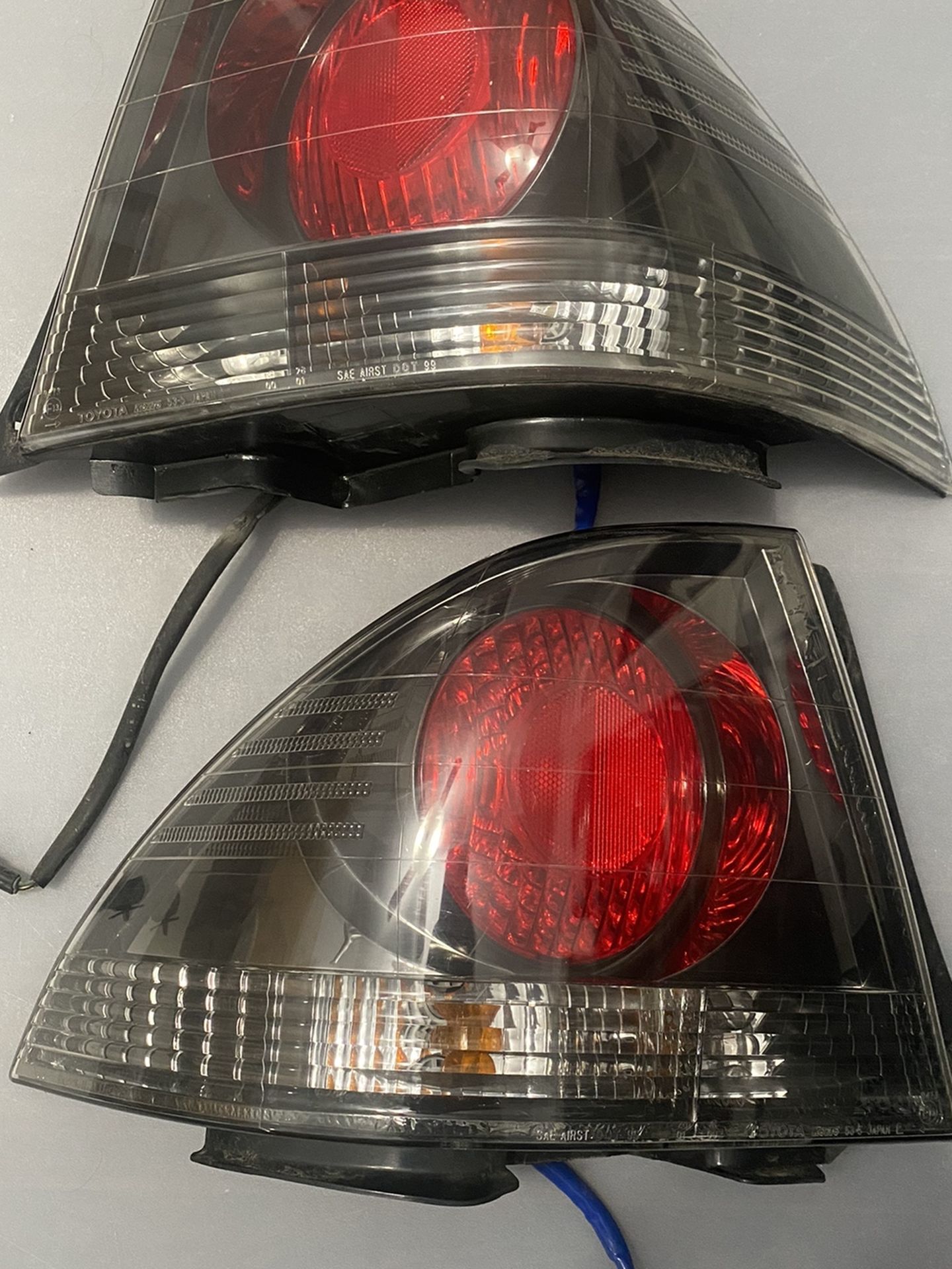Lexus IS300 Sport Design Dark Chrome Tail Lights Taillights Lamps Rear Outer Brake Black Chrome 2001 2002 2003 2004 2005