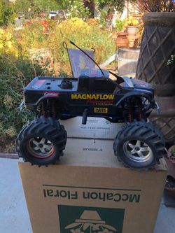 Traxxas Stampede Nitro, ( Vintage lightly used )!