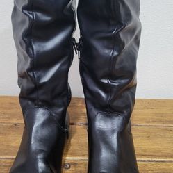 Women's Boots Size 6
