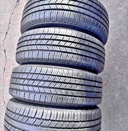 225/65/17 Michelin Set de Llantas con 80% de vida las 4