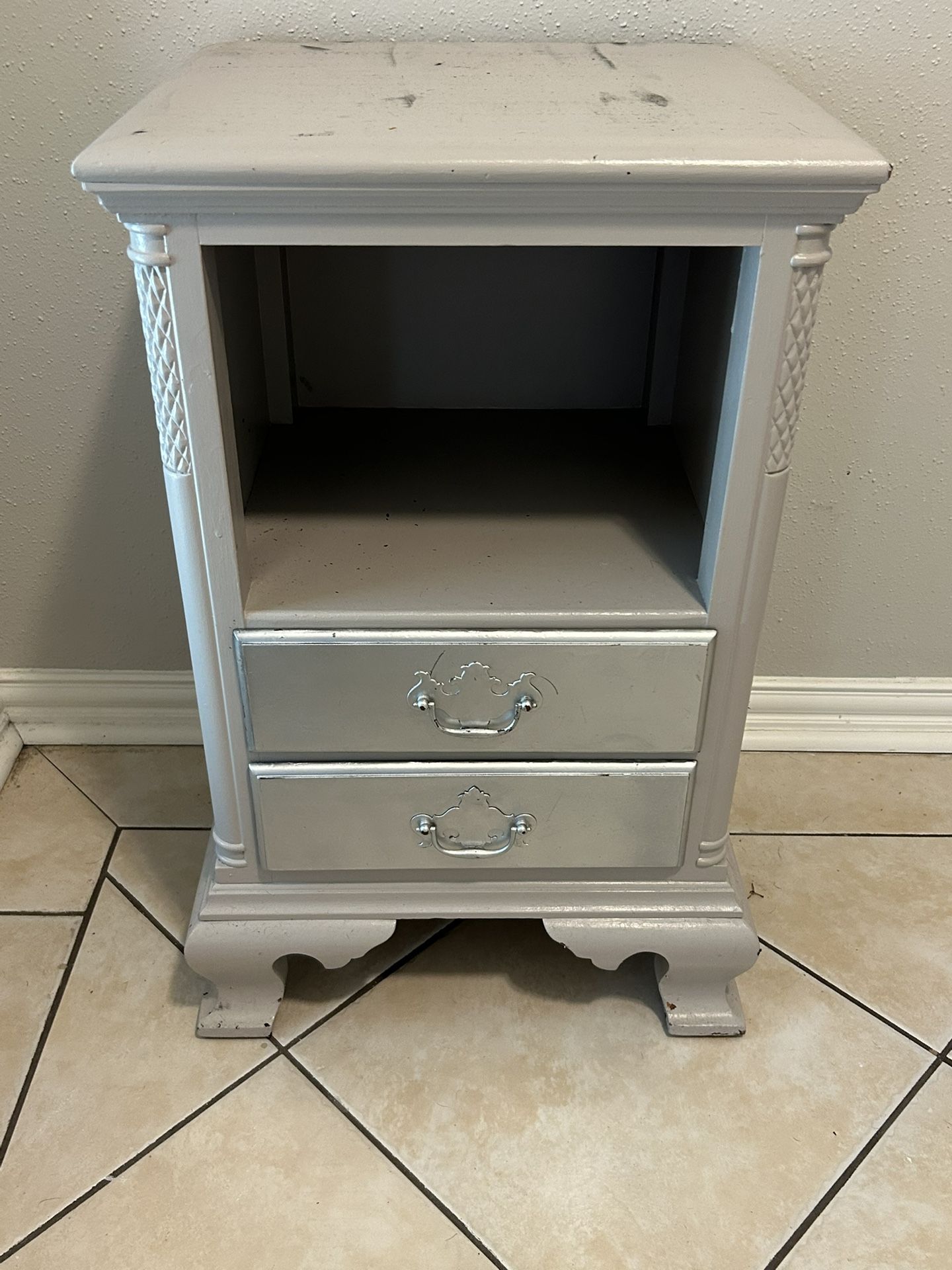 Nightstand/Dresser