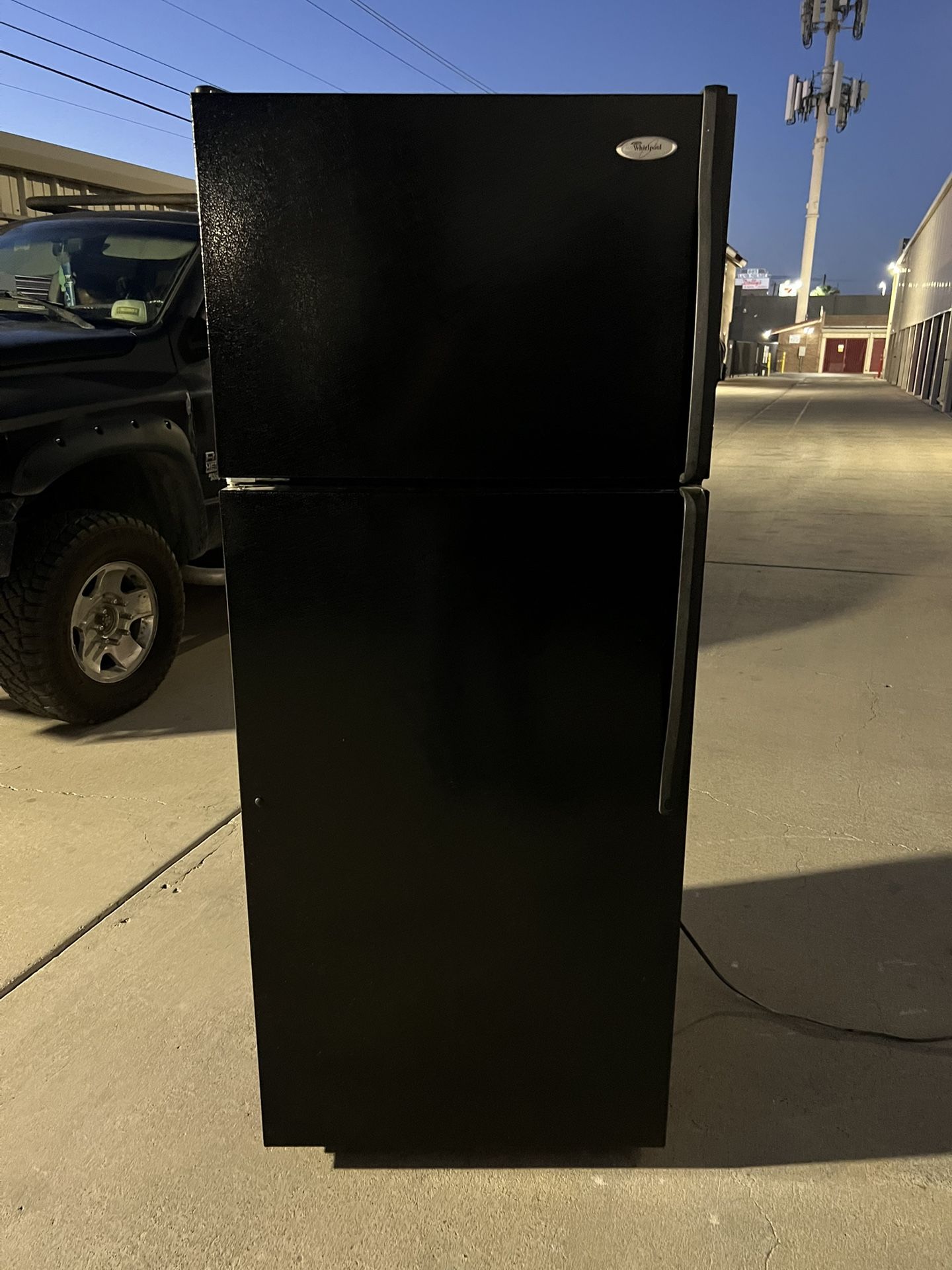 WHIRLPOOL REFRIGERATOR