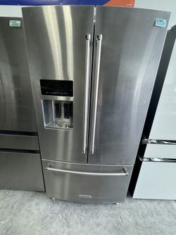 Refrigerator 
