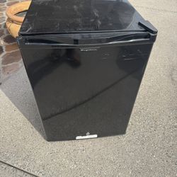 Frigidaire Mini Fridge With Freezer Compartment