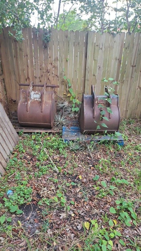 Bobcat Bucket