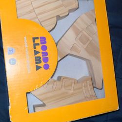 Mondo llama painting, wooden blocks