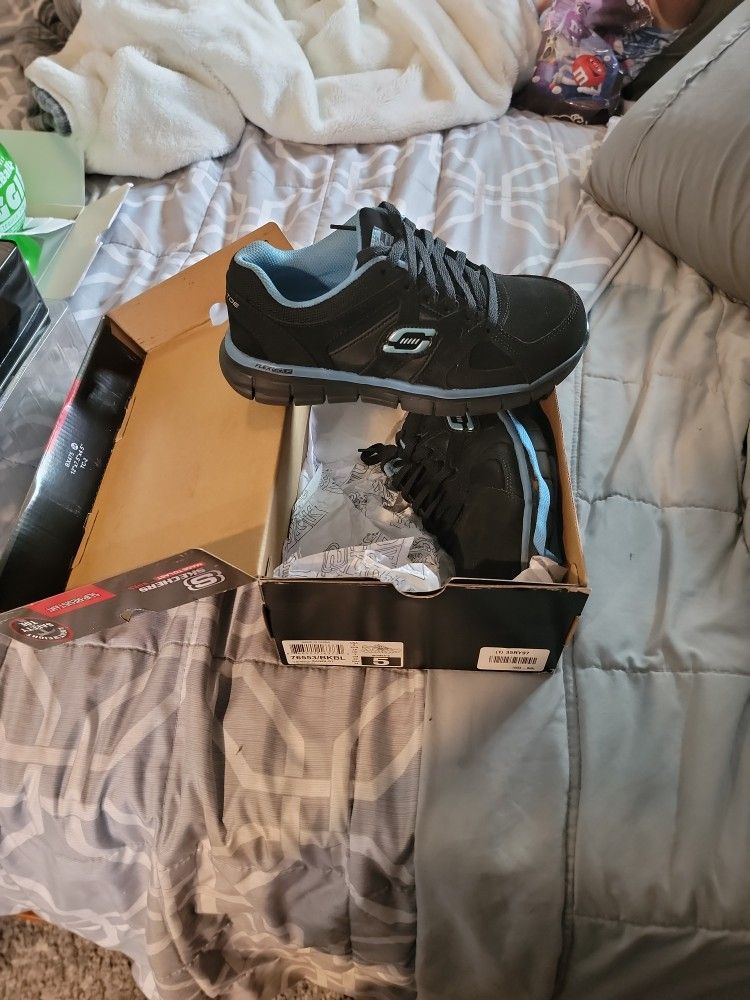 Steel Toe Skechers Size 5