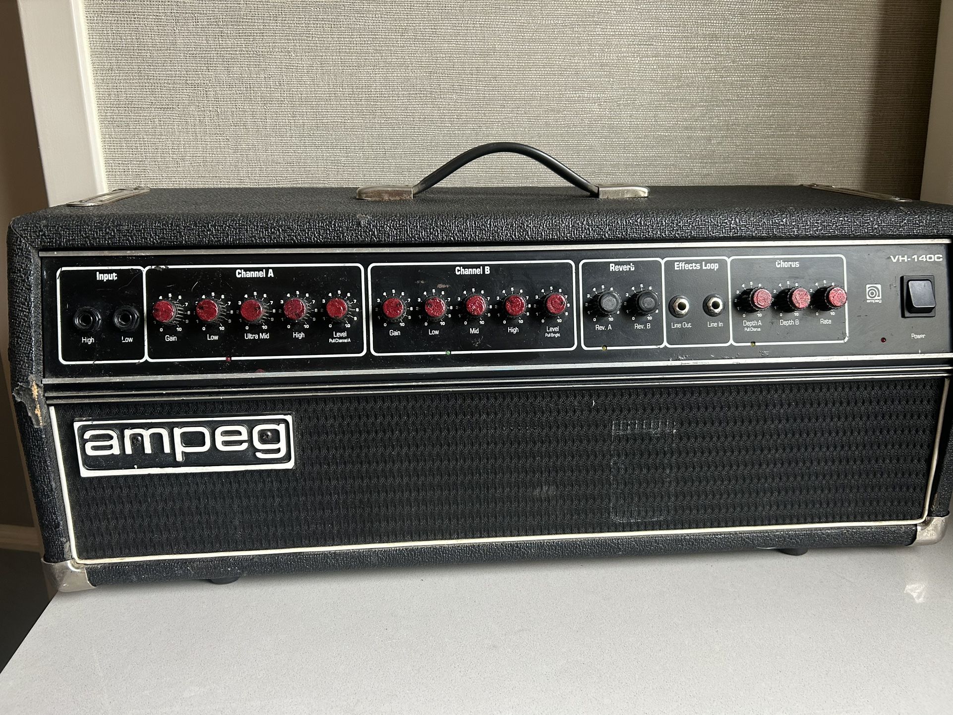Ampeg VH140c Amp Head