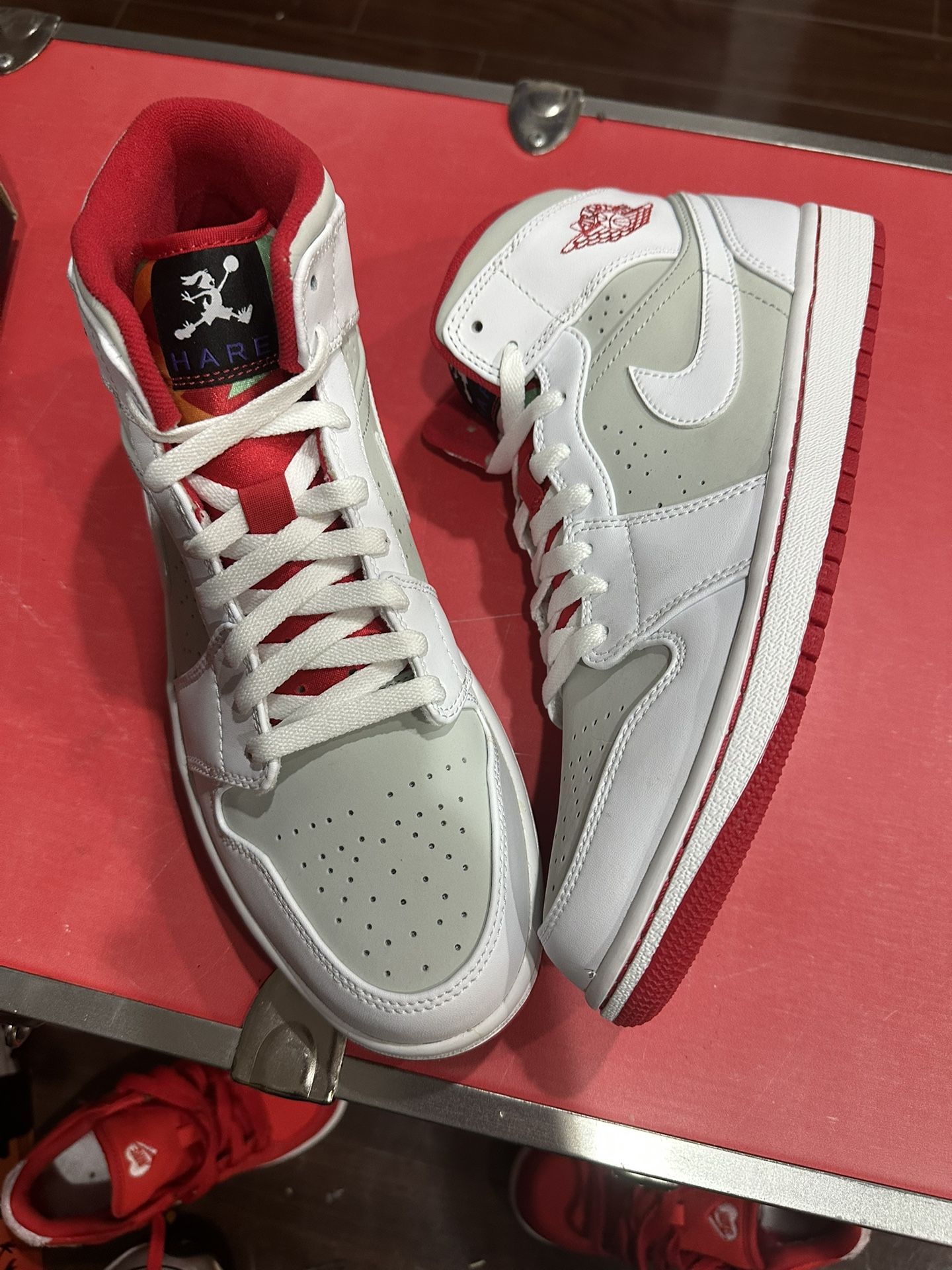 Jordan 1 Hare Mid Size 10.5