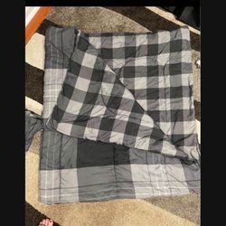 Black And Gray Reversible Comforter