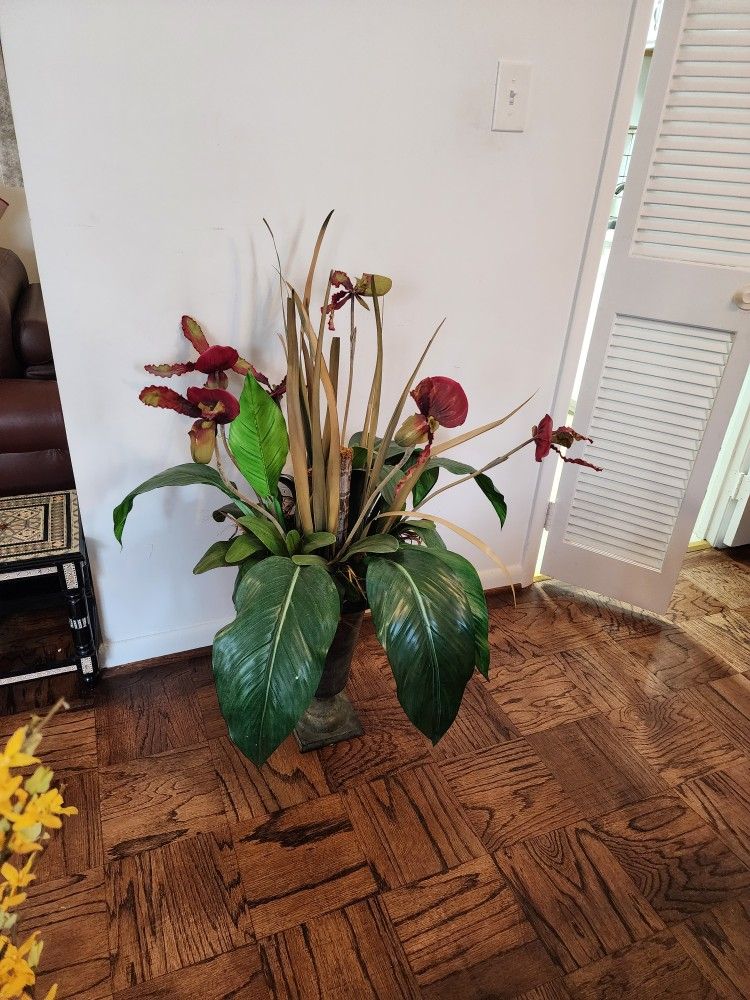 Beautiful Artificial Plant In Lady Slipper Vase (High Retail Value) 