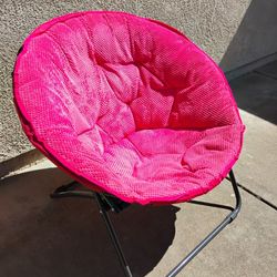 Red Saucer Chair 