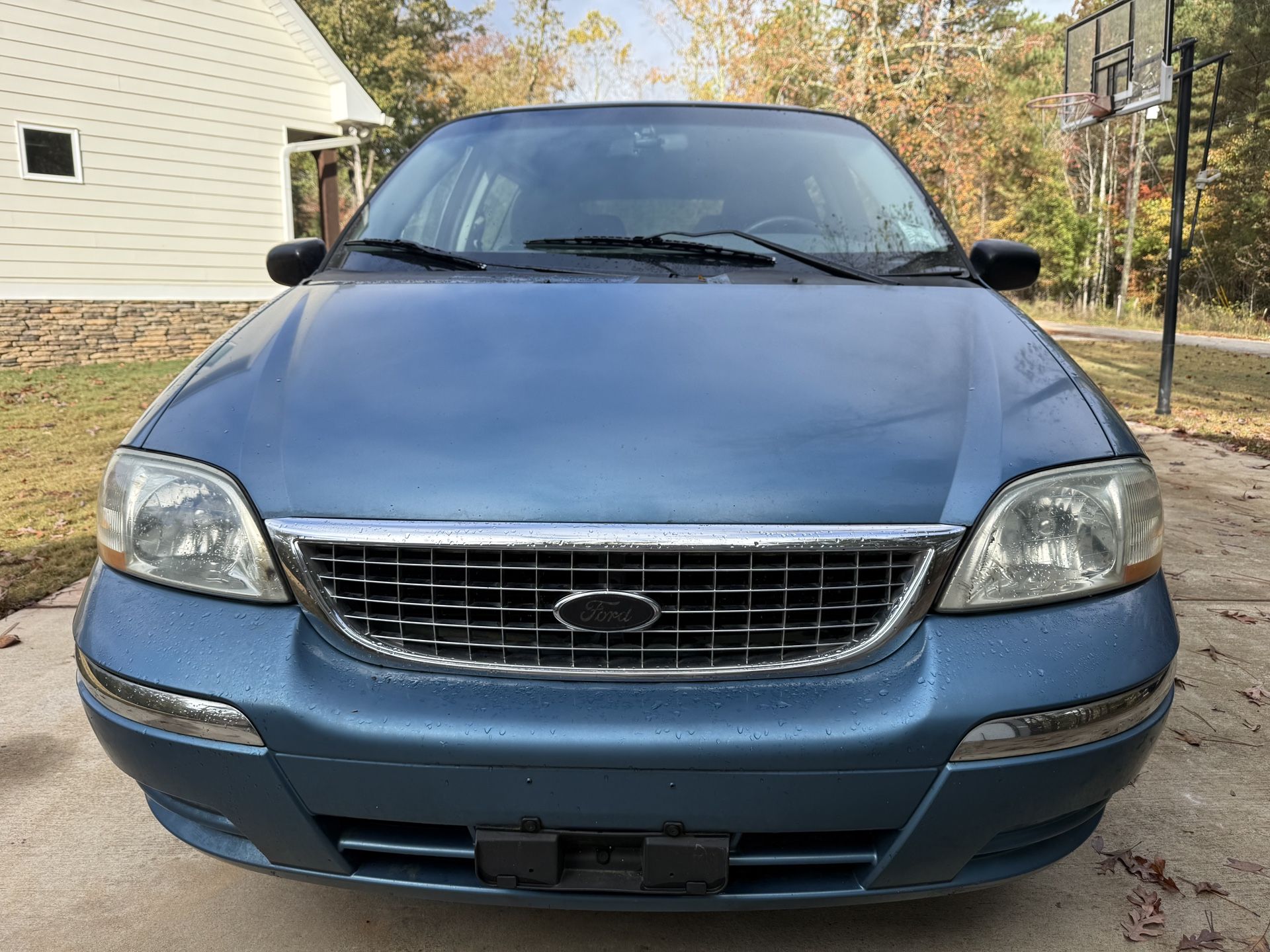 Ford Windstar SE 3 Row Minivan