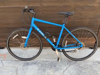 Trek road bike aluminum like new 20” frame 24 speed brake disc asking $325