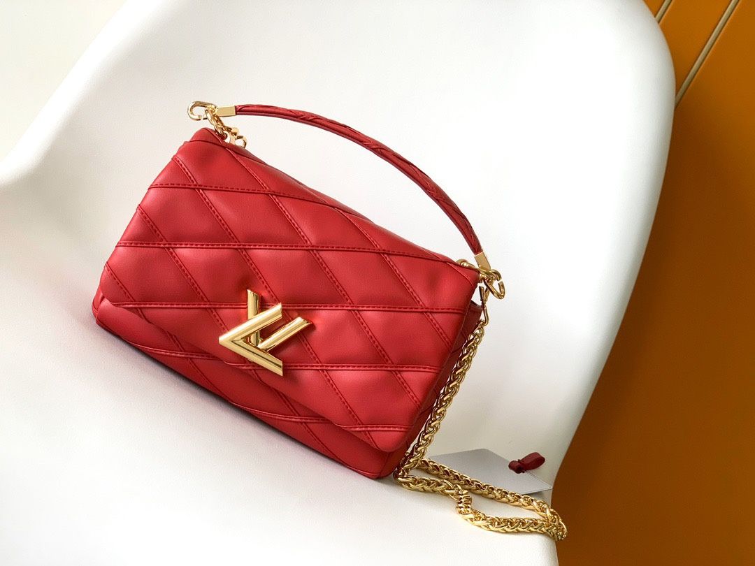 Ladies' classic handbag