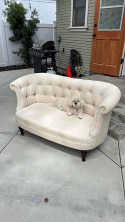 Little love seat
