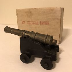 Vintage Miniature 5 1/2” Metal Penncraft Mt Penn PA 574 Fort/Naval Cannon
